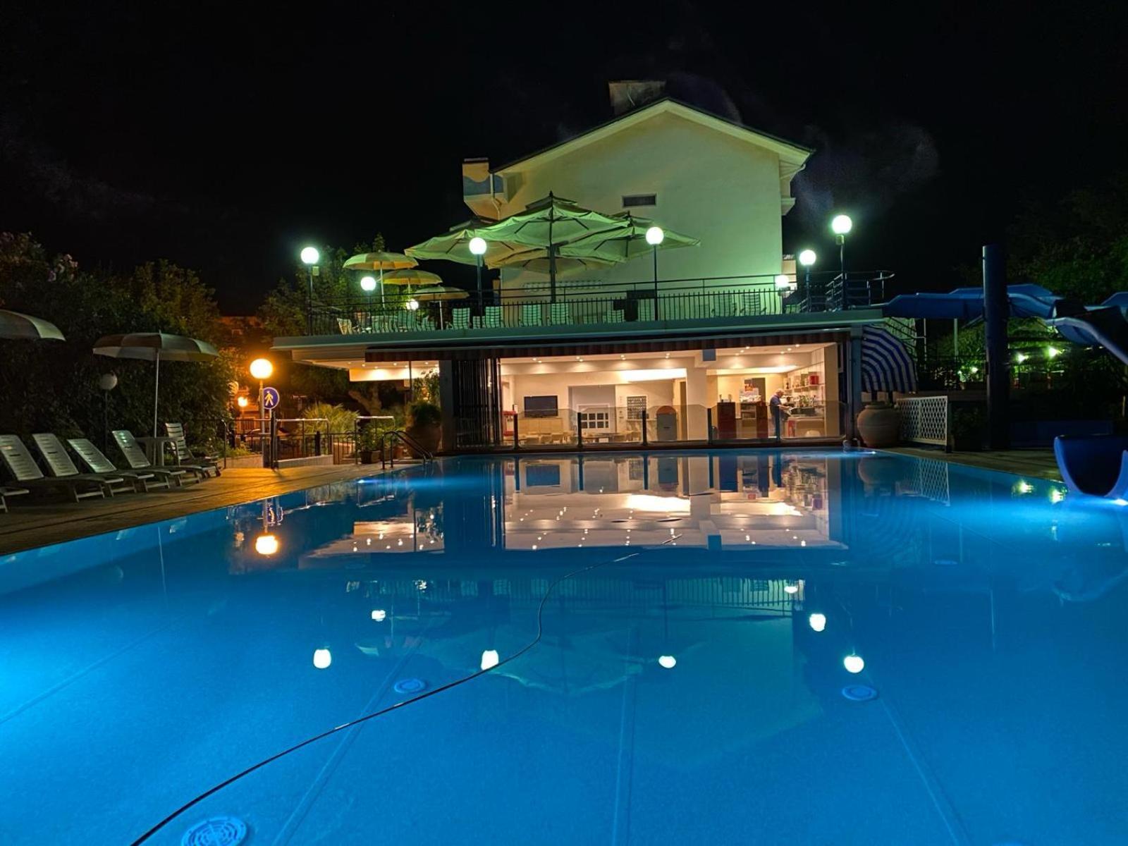 Hotel Minerva Gatteo a Mare Zewnętrze zdjęcie